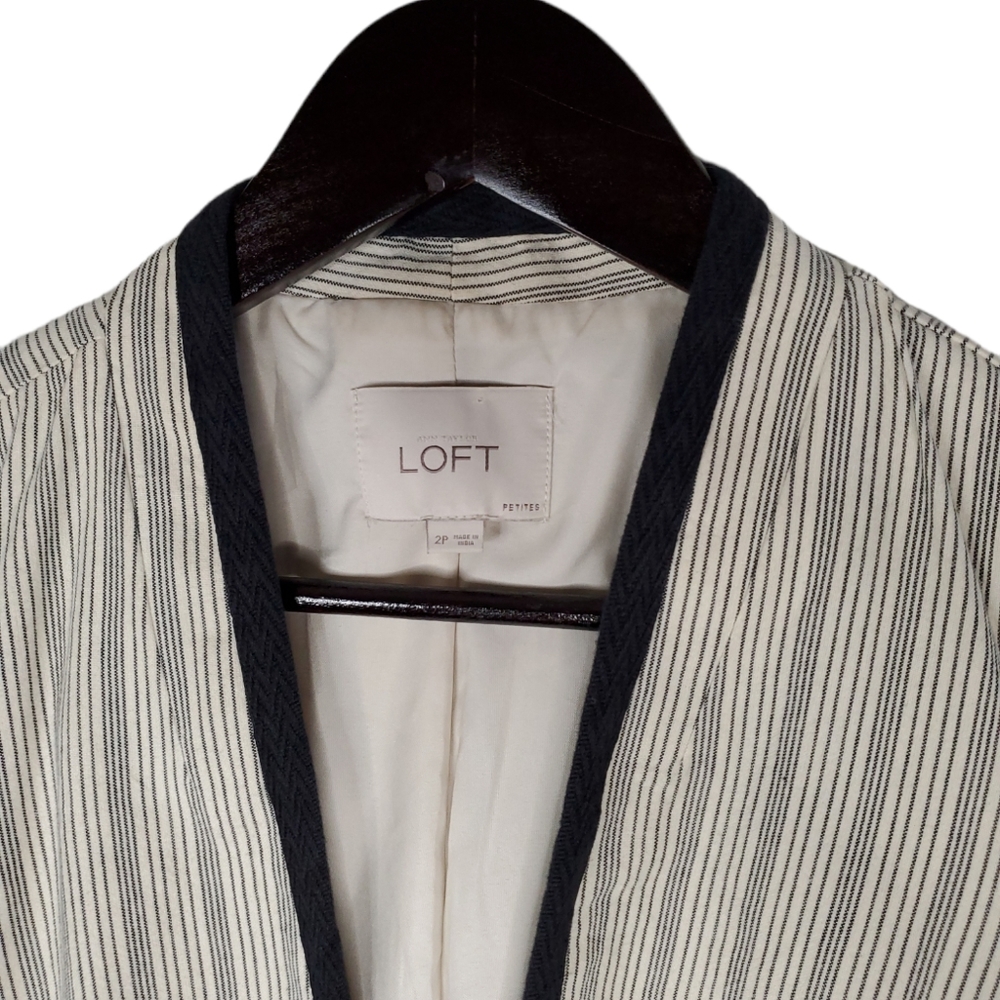 ANN TAYLOR LOFT Pin Stripe Women's Blazer - Picture 4 of 6